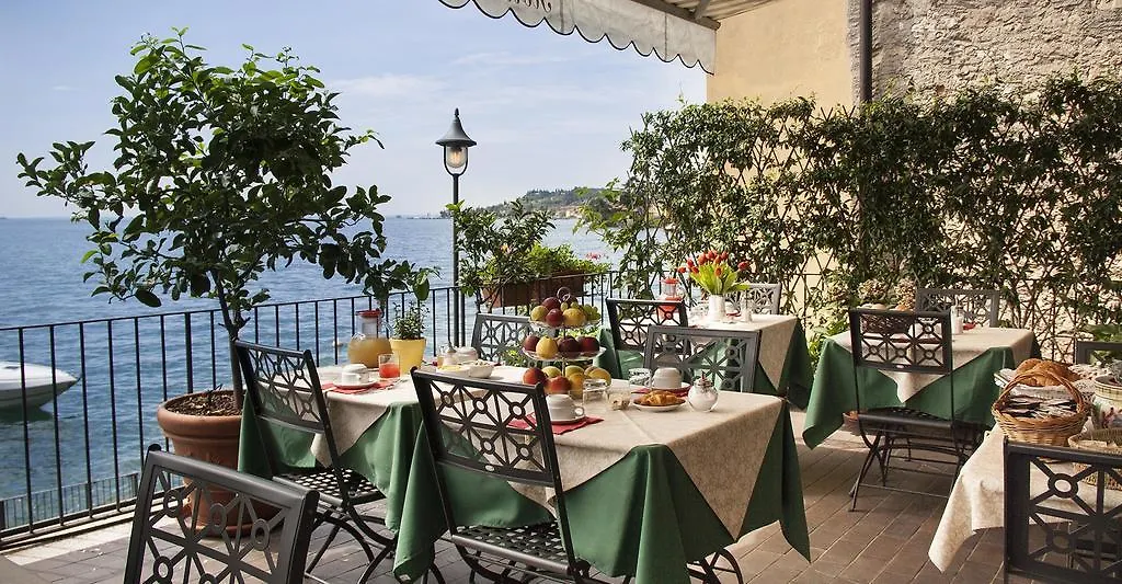 Hotel Garni Bartabel Gargnano 3*,  Italy