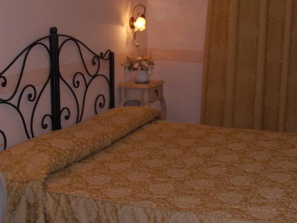 Hotel Garni Bartabel Gargnano 3*,