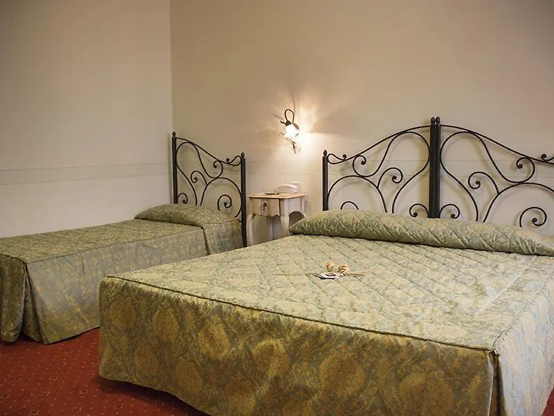 Hotel Garni Bartabel Gargnano 3*,  Italy