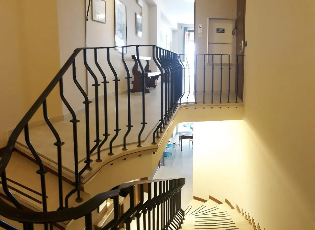 Hotel Garni Bartabel Gargnano 3*,  Italy
